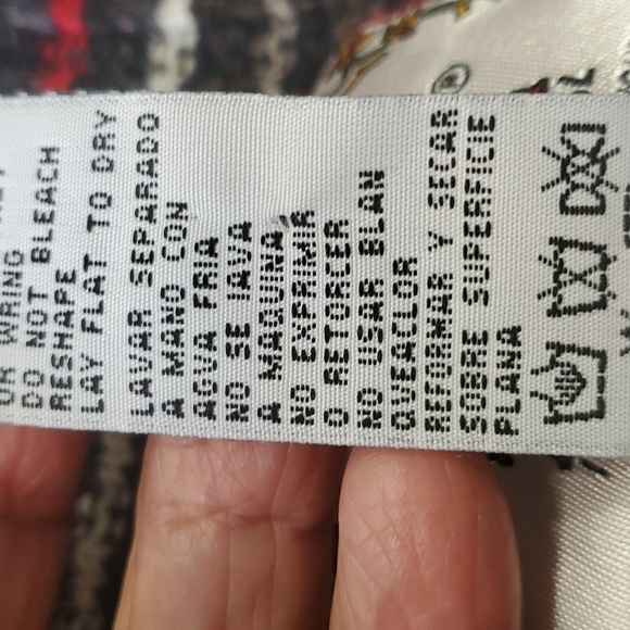 TIARA INTERNATIONAL size small zipper sweater. Gray, white & red. GOOD C… - Picture 11 of 11